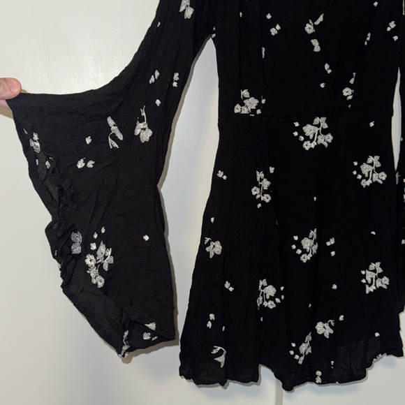 Free People Jasmine Embroidered Boho Dress w Bell Sleeves Black White Women’s 2 - Picture 6 of 9